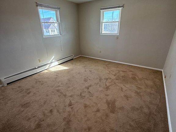 4th image of 718 13th St SE #4