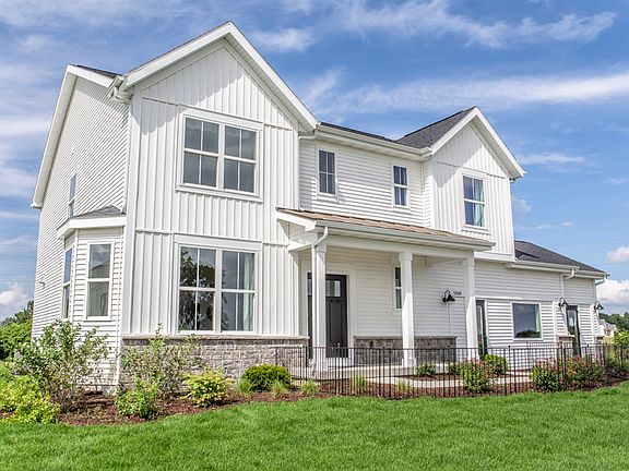 Sheridan II - Model Home - Farmhouse Elevation