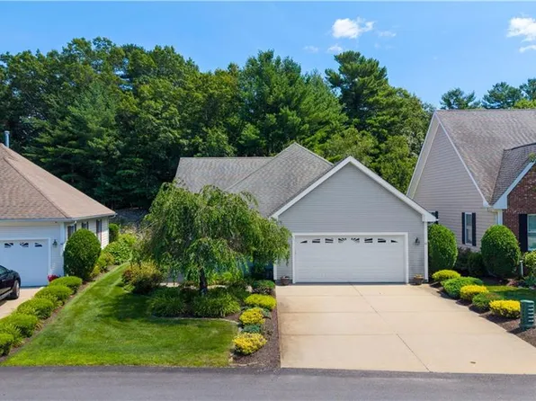 42 Leighas Ln, Coventry, RI 02816