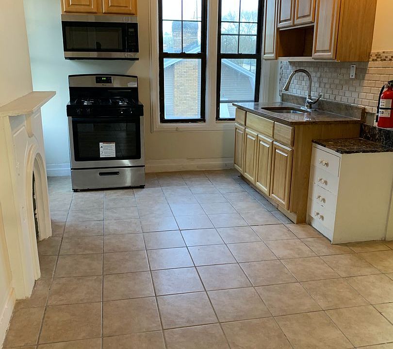 1st image of 164 N Day St Unit 3