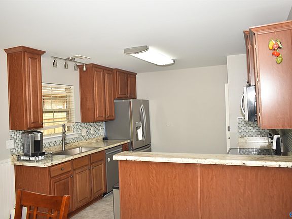5th image of 142 Fields Pond Dr