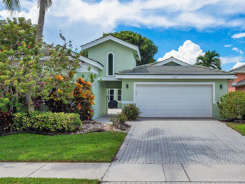 7693 Rockford Rd