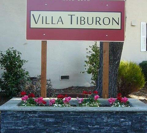 Villa Tiburon sign