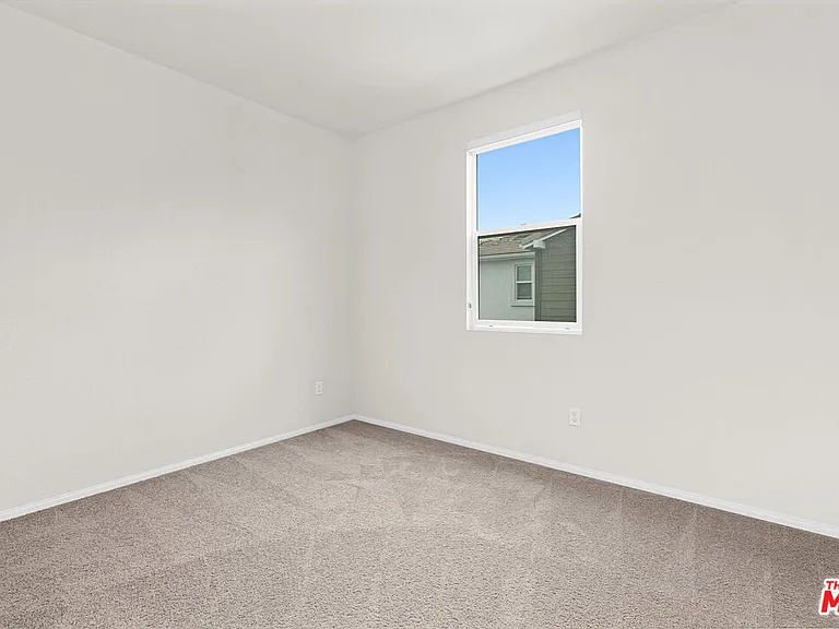 220 Lockhart Way — Photo 21