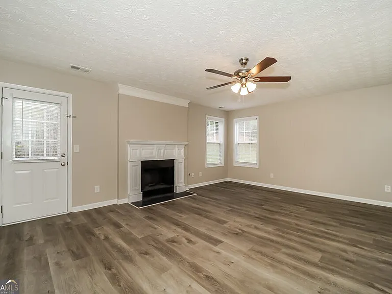 208 Arbor Creek Dr — Photo 5