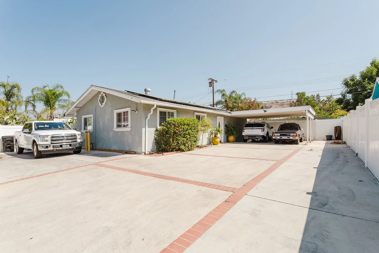 3 bed, 1075 sqft, $4,000 — Photo 4