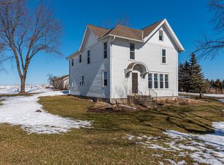 N72W38822 Lang Rd, Oconomowoc, WI 53066