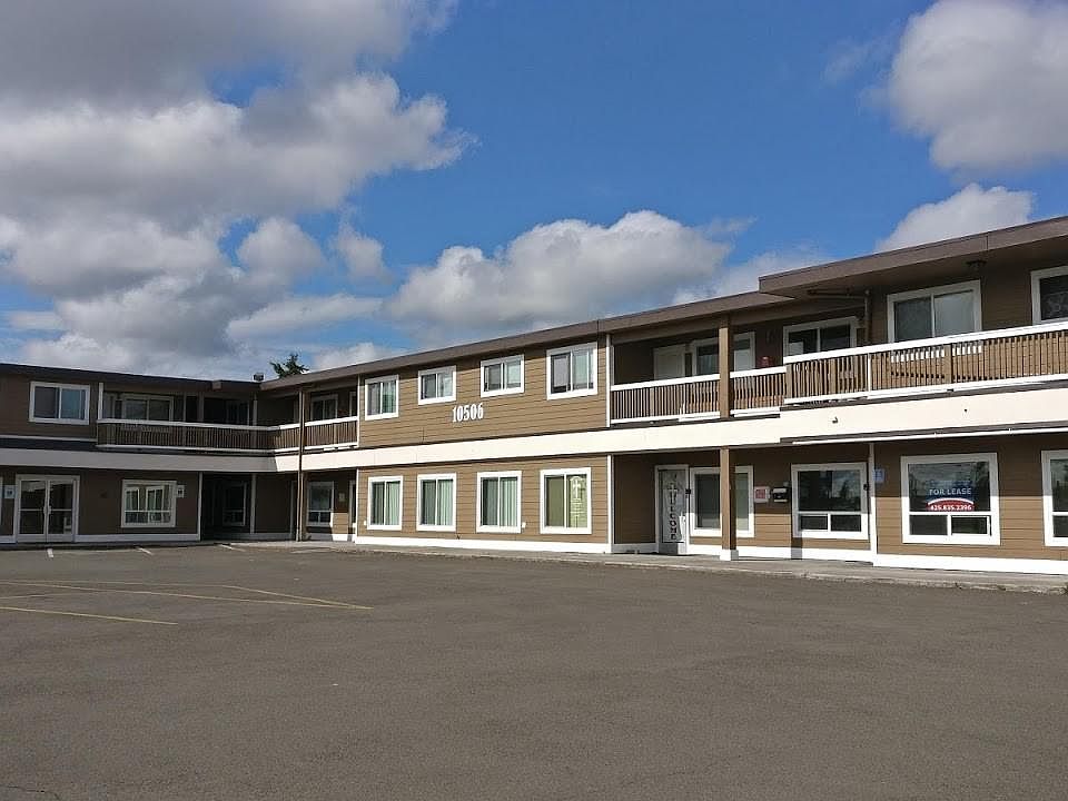 1st image of 10506 Bridgeport Way SW #9