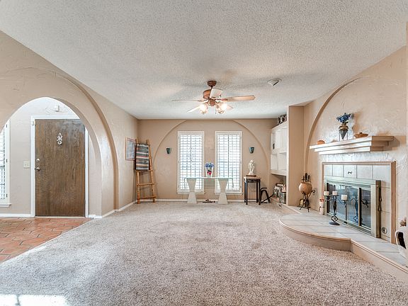 Large living room off tiled 