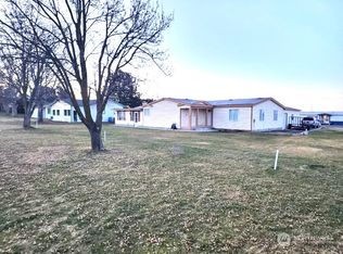 16802 Out Of Bounds Ln SE, Warden, WA 98857