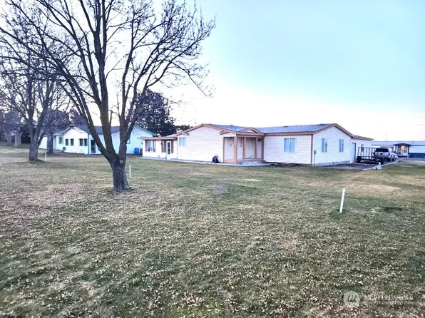 16802 SE Out of Bounds Lane, Warden, WA 98857