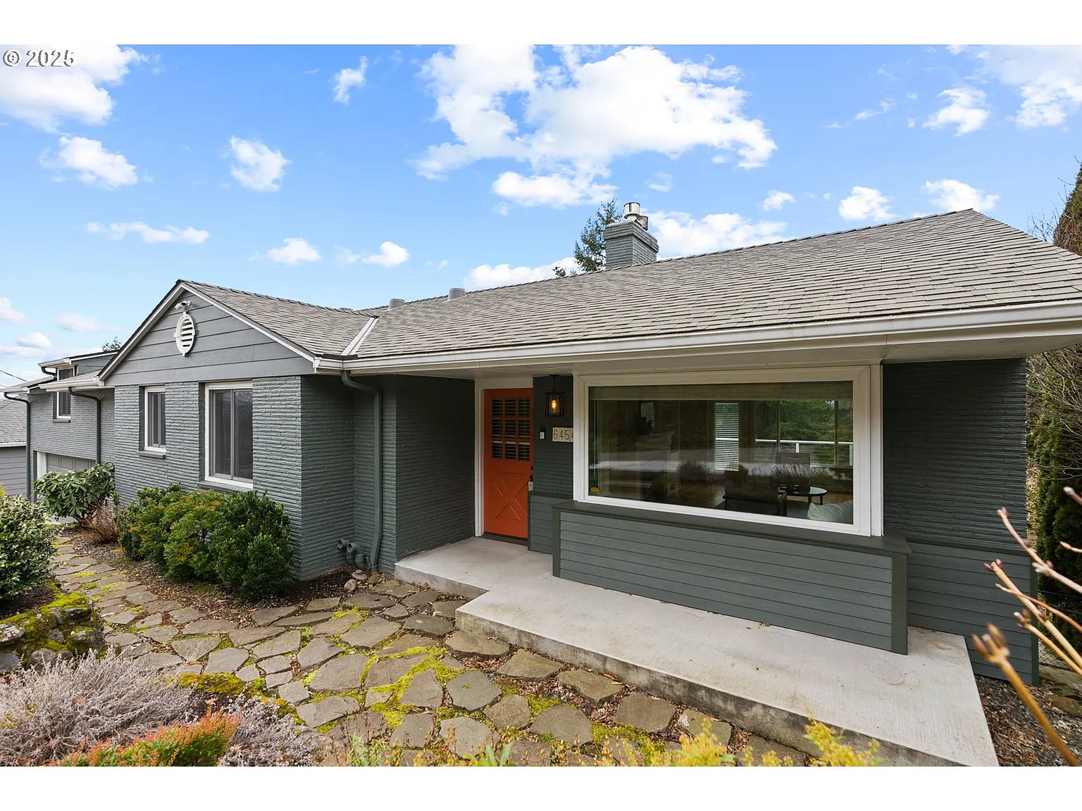 6454 SW Parkhill Dr photo 1