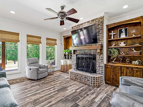 3rd image of 488 Dogwood Heights Dr