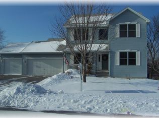 855 Crestview Dr S, Maplewood, MN 55119