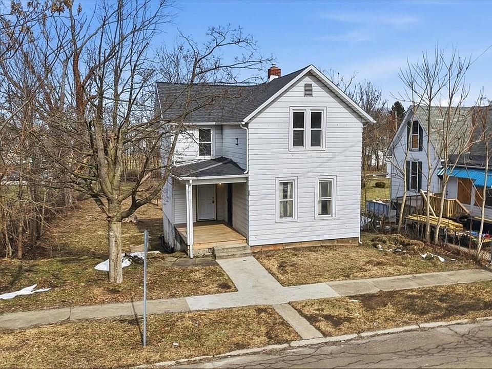1st image of 183 E 1st St