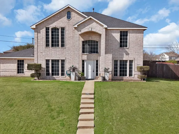 745 Woodridge Dr, Desoto, TX 75115