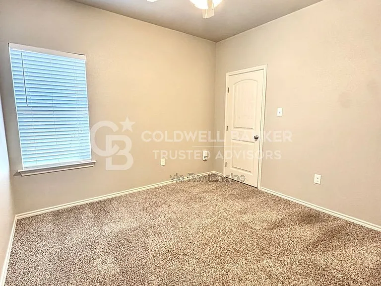 11209 Akron Ave — Photo 16