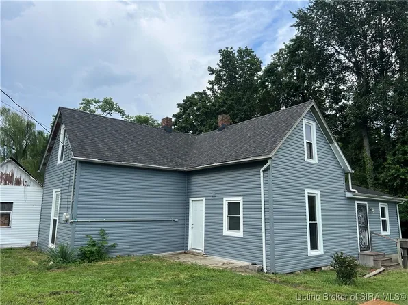 404 E Mulberry Street, Salem, IN 47167