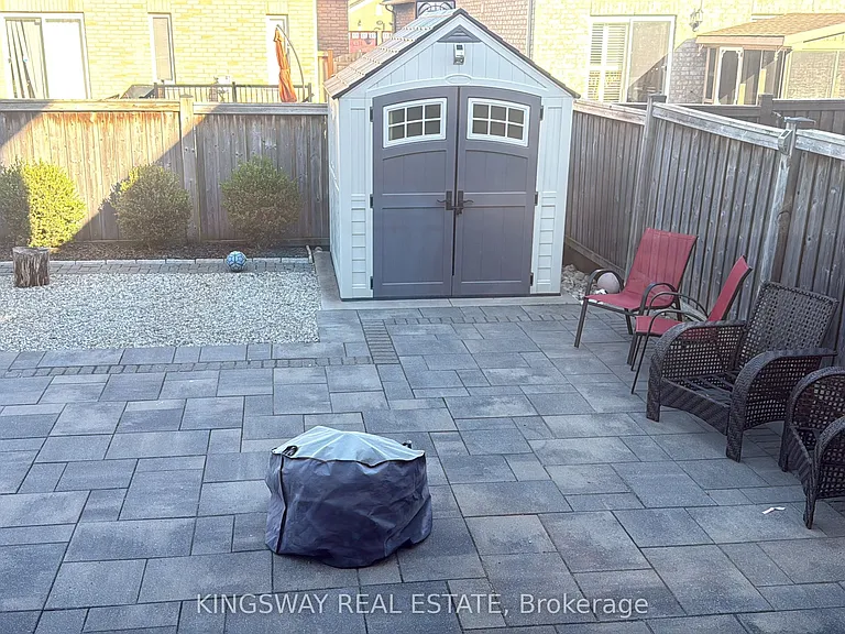 158 Minto Cres — Photo 18