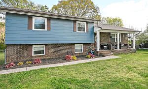 1st image of 2385 Parkway Dr SE