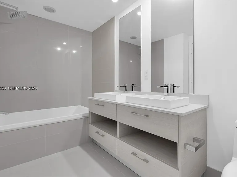 45 SW 9th St #2204 — Photo 19