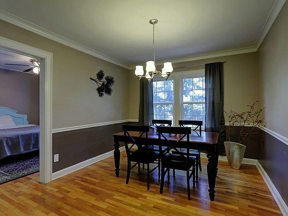 4th image of 4519 Roanoke Pkwy APT 2