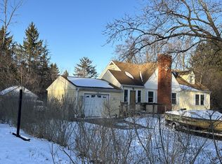 17624 W West View Ln, New Berlin, WI 53146