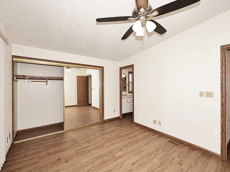 6249 S Pinehurst Dr — Photo 15