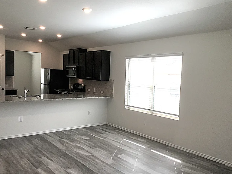 5728 Southerner Way — Photo 4