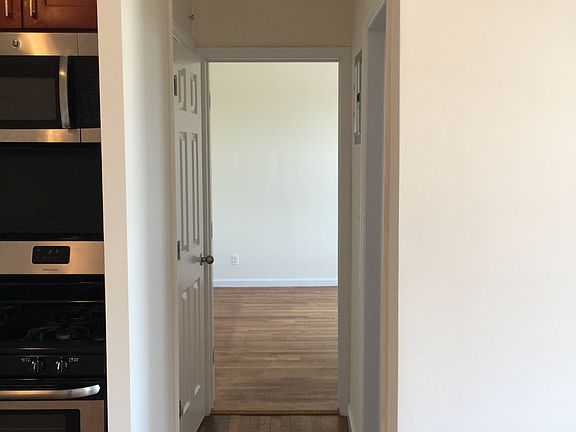 3rd image of 3706 69th St APT 6G