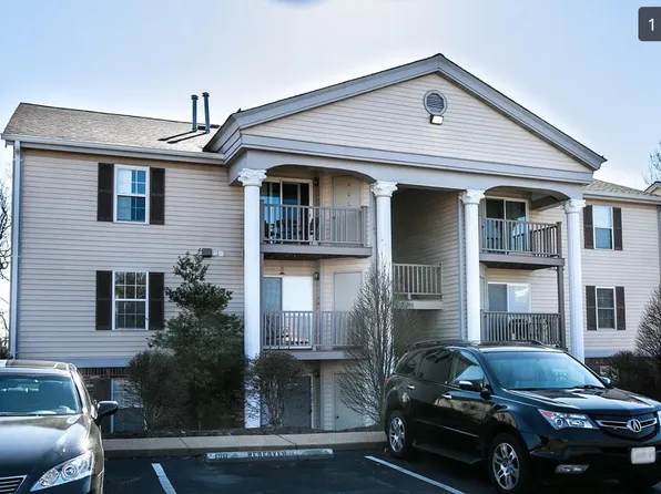 749 Ridgeside Dr APT F, Ballwin, MO 63021