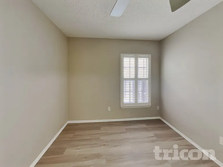 10630 Satinwood Cir — Photo 10