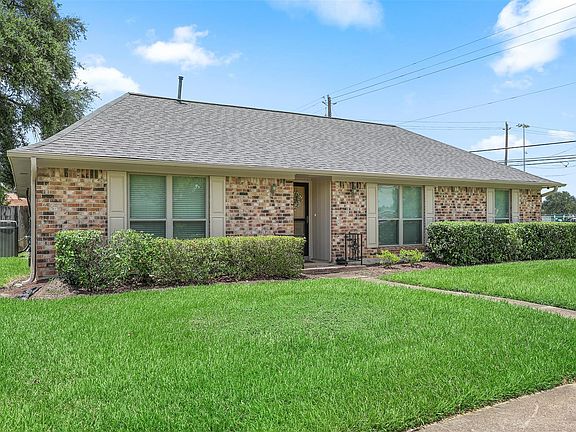 2nd image of 3002 Village Ln