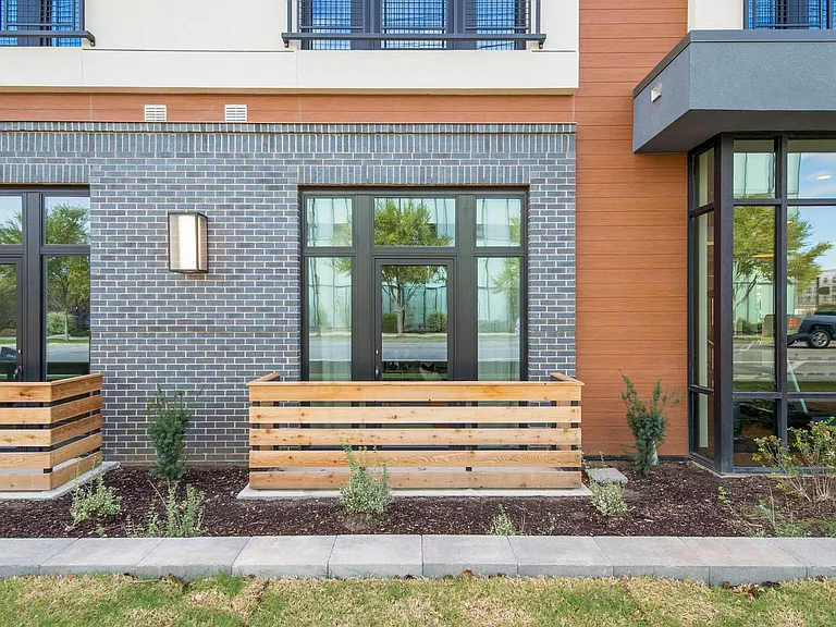 One Eleven Greenwood - Save Up to $500 OFF Your 1st Month's Rent! Move-In Deadlines Apply, Apply ... — Photo 28