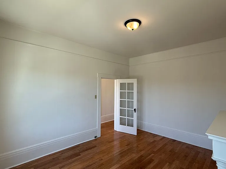 875 Huron Ave — Photo 5