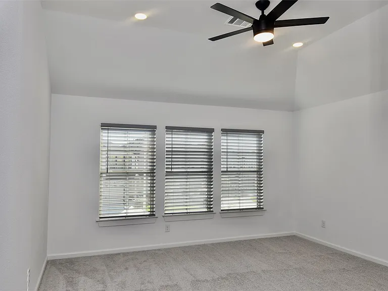 5427 Holly Haven Ct — Photo 11