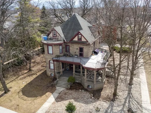 18 Clark St E, Leamington, ON N8H 1E1