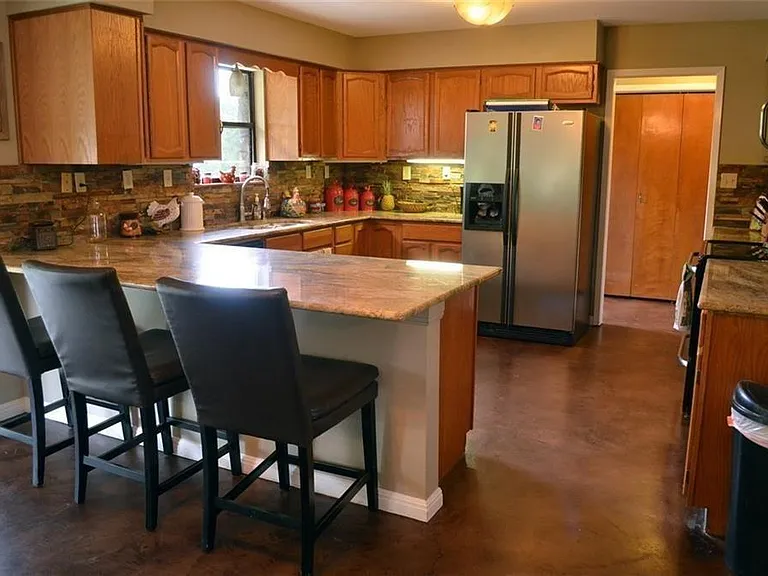 696 Hill Country Trl — Photo 9