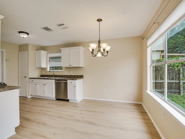 13819 Lothian Dr — Photo 6
