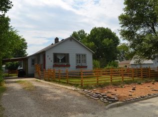 702 E Towne St, Glendive, MT 59330
