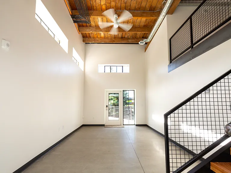 Borden Lofts — Photo 17