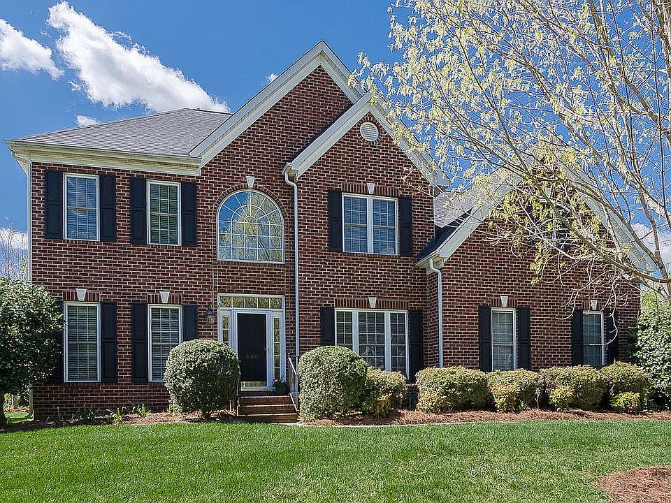 1st image of 500 Pembroke Ln