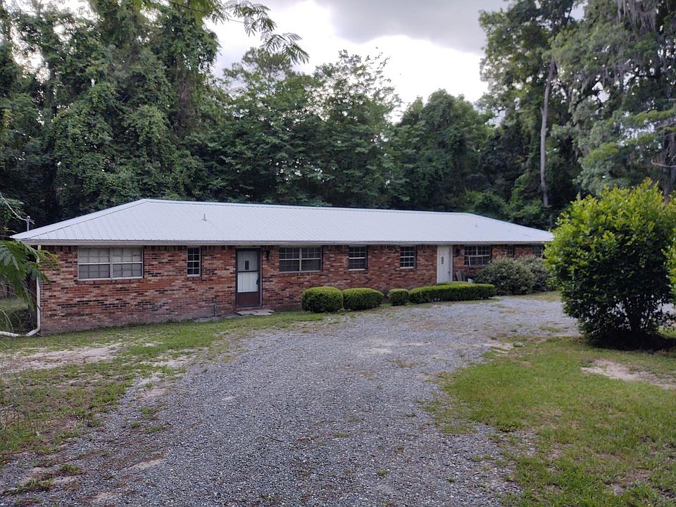 1st image of 724 SE Eloise Ave #102