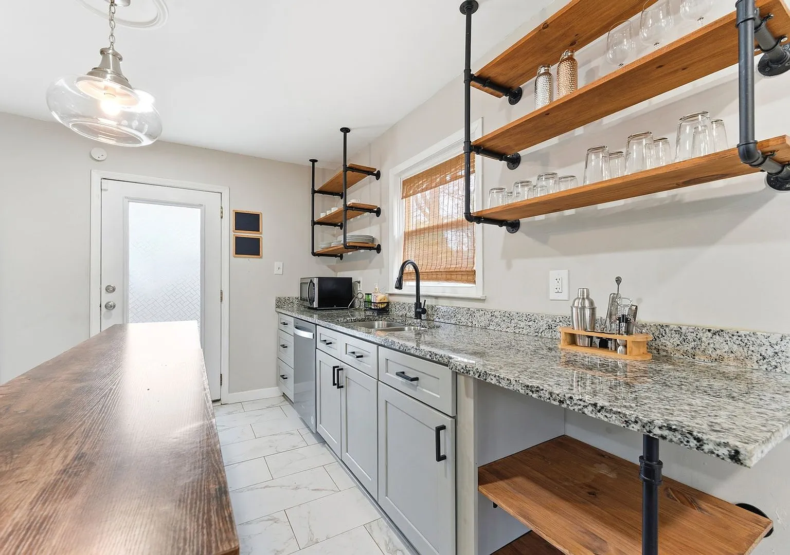 Charming 3BR House in Atlanta — Photo 4