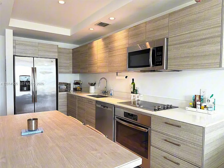 121 NE 34th St #F1605 — Photo 3