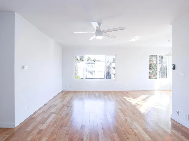 609 N Hayworth Ave #105 — Photo 11