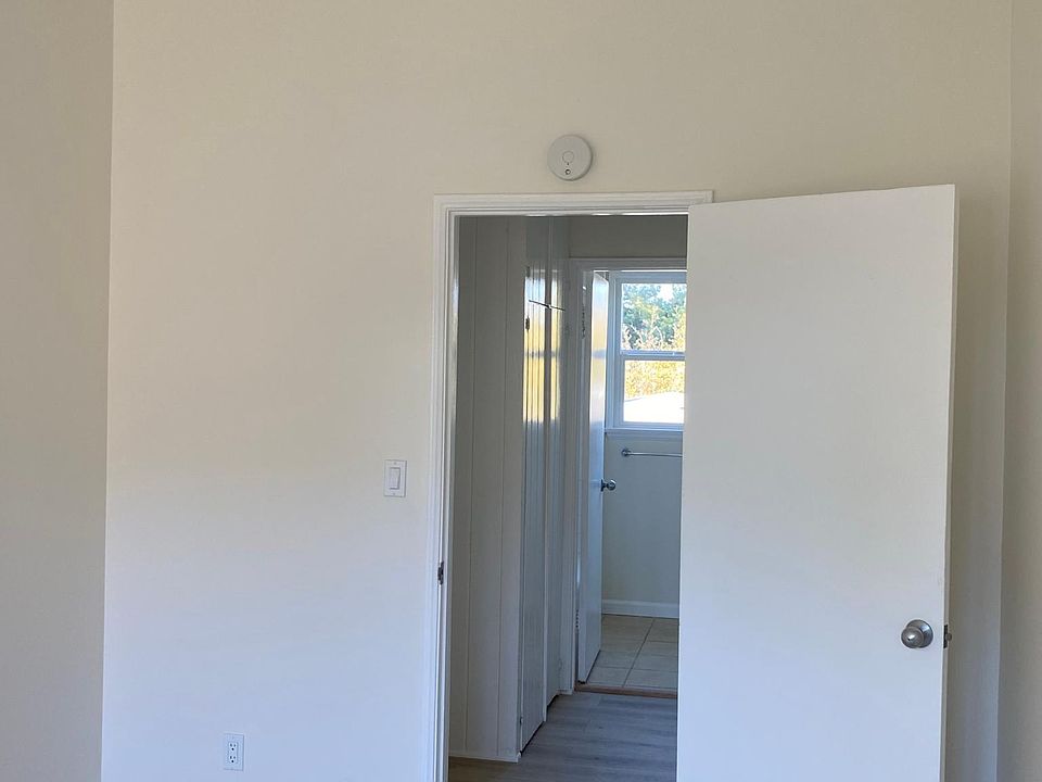 1st image of 2437 Beverley Ave #E