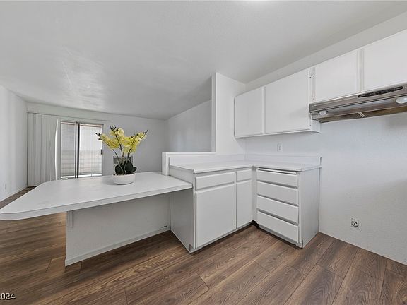 4th image of 5344 Swenson St #70