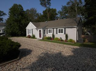 45 Wayside Dr, Keyport, NJ 07735