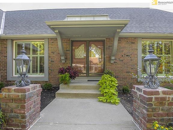 3rd image of 9029 Rosewood Dr